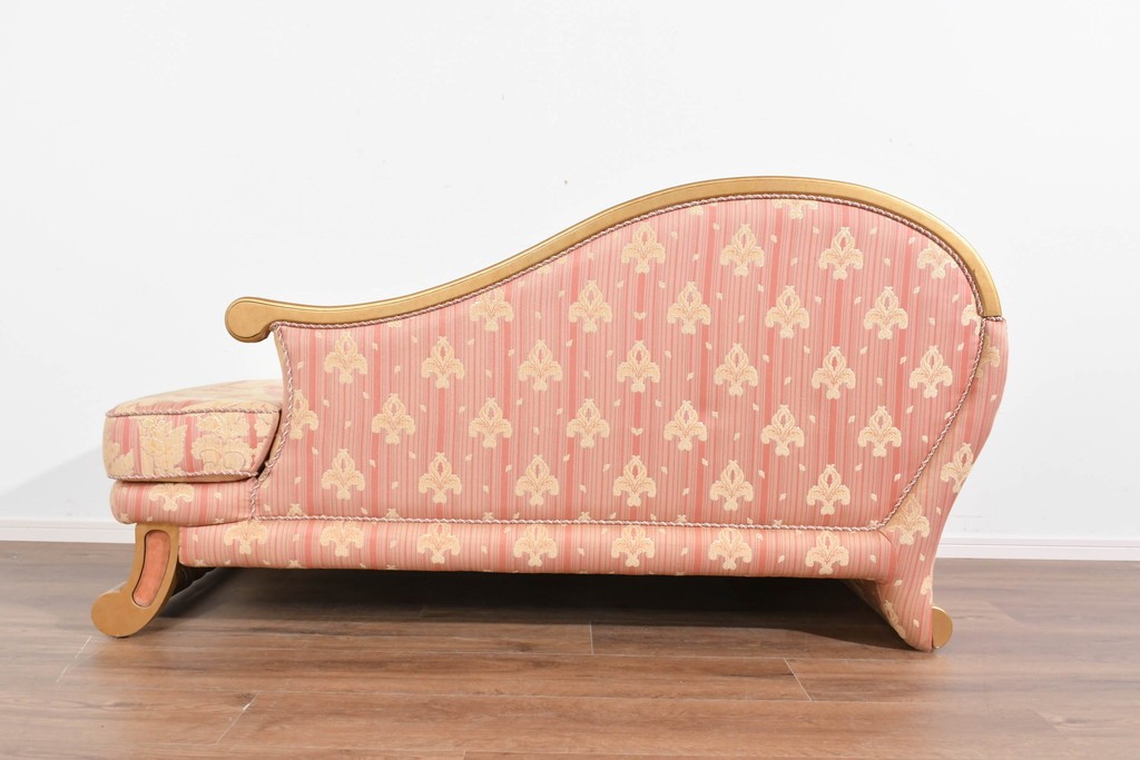 中古　ピンク×ゴールドの華やかな色合いのアンティーク調シェーズロング　(R-089706)