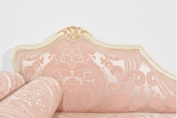 中古　ピンクの花柄とゴールドカラーの装飾が華やかなシェーズロング　(R-089707)