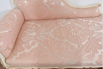 中古　ピンクの花柄とゴールドカラーの装飾が華やかなシェーズロング　(R-089707)