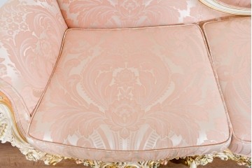 中古　SILIK(シリック)　ロココ調　優美な花柄と曲線装飾が華やかな3人掛けソファ　定価約180万円　(R-089708)