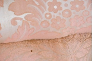 中古　SILIK(シリック)　ロココ調　優美な花柄と曲線装飾が華やかな3人掛けソファ　定価約180万円　(R-089708)