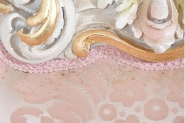 中古　SILIK(シリック)　ロココ調　優美な花柄と曲線装飾が華やかな1人掛けソファ　定価約110万円　(R-089709)