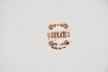 中古　美品　SILIK(シリック)　ロココ調　花柄と曲線装飾が繊細で美しいコンソールチェスト　定価約110万円　(R-089711)