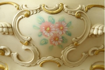 中古　美品　SILIK(シリック)　ロココ調　優美な花柄とゴールドの装飾が華やかな引き出し付きコンソールテーブル　現行定価約180万円　(R-089712)