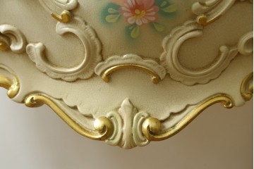 中古　美品　SILIK(シリック)　ロココ調　優美な花柄とゴールドの装飾が華やかな引き出し付きコンソールテーブル　現行定価約180万円　(R-089712)
