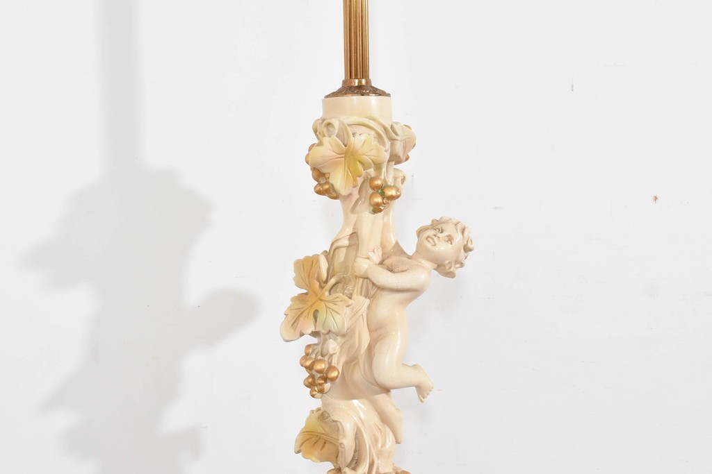 中古　SILIK(シリック)　ブドウと人物モチーフの装飾が華やかなポールハンガー　定価約46万円　(R-089714)
