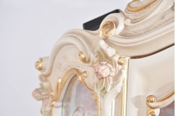 中古　美品　SILIK(シリック)　優美な装飾が華やかなロココ調キュリオケース　定価約170万円　(R-089716)