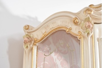 中古　美品　SILIK(シリック)　優美な装飾が華やかなロココ調キュリオケース　定価約170万円　(R-089717)