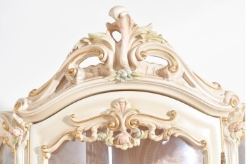 中古　美品　SILIK(シリック)　優美な装飾が華やかなロココ調キュリオケース　定価約170万円　(R-089717)