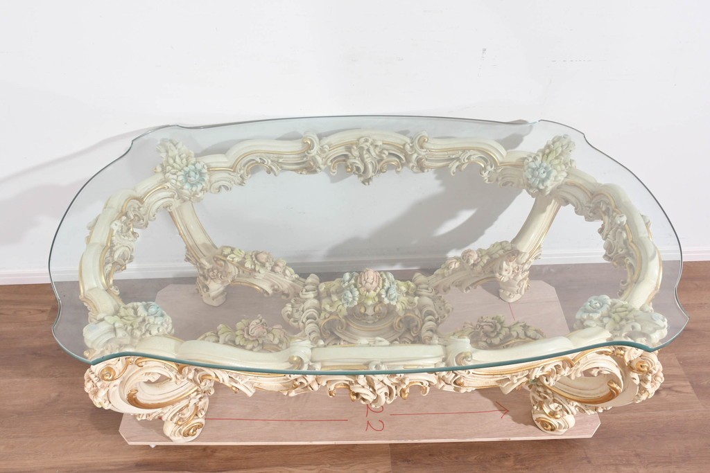 中古　美品　SILIK(シリック)　ガラス天板　華やかなロココ調のローテーブル　定価約80万円　(R-089718)
