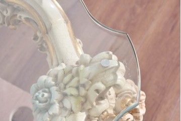 中古　美品　SILIK(シリック)　ガラス天板　華やかなロココ調のローテーブル　定価約80万円　(R-089718)