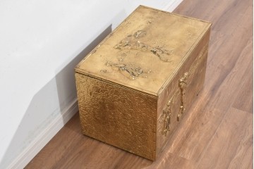 中古　イギリス　真鍮張り　ゴルフ風景の意匠が個性的で味わい深い収納ボックス　(R-089719)