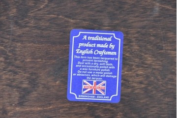 中古　イギリス　真鍮張り　ゴルフ風景の意匠が個性的で味わい深い収納ボックス　(R-089719)