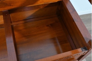 中古　美品　花梨(カリン)無垢材　多機能デザインが魅力の彫刻入りモンクスベンチ　(R-089721)