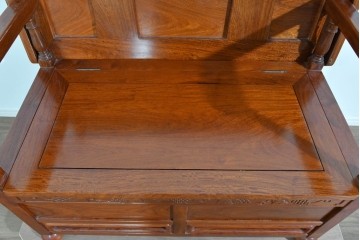 中古　美品　花梨(カリン)無垢材　多機能デザインが魅力の彫刻入りモンクスベンチ　(R-089721)
