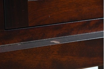 中古　美品　希少な廃盤品　北海道民芸家具　立体感のあるパネルデザインの脚付き下駄箱　(R-089722)