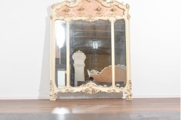 中古　イタリア製　高級家具　SILIK(シリック)　ロココ調　華やかな装飾が目を引く特大壁掛けミラー　(R-089723)