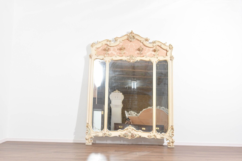 中古　イタリア製　高級家具　SILIK(シリック)　ロココ調　華やかな装飾が目を引く特大壁掛けミラー　(R-089723)