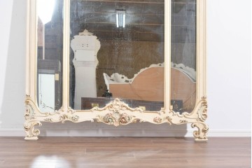 中古　イタリア製　高級家具　SILIK(シリック)　ロココ調　華やかな装飾が目を引く特大壁掛けミラー　(R-089723)
