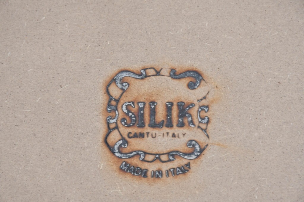 中古　イタリア製　高級家具　SILIK(シリック)　ロココ調　華やかな装飾が目を引く特大壁掛けミラー　(R-089723)