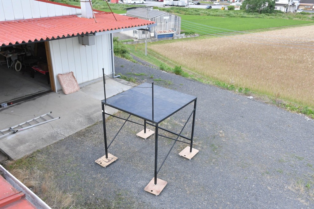 中古　店舗什器　在庫40　特注　2メートル角の組み立て式アイアンラック展示台　(R-089724)