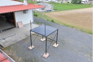 中古　店舗什器　在庫40　特注　2メートル角の組み立て式アイアンラック展示台　(R-089724)