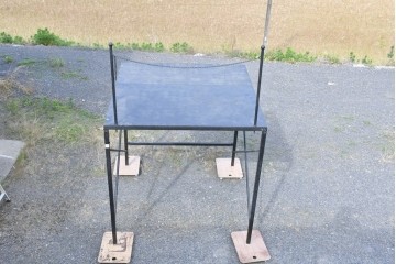 中古　店舗什器　在庫40　特注　2メートル角の組み立て式アイアンラック展示台　(R-089724)