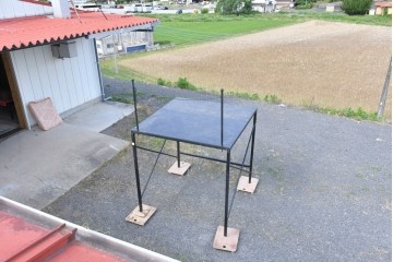 中古　店舗什器　在庫40　特注　2メートル角の組み立て式アイアンラック展示台　(R-089724)
