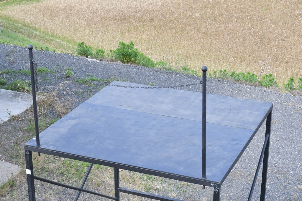 中古　店舗什器　在庫40　特注　2メートル角の組み立て式アイアンラック展示台　(R-089724)