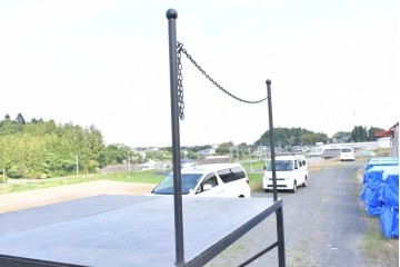 中古　店舗什器　在庫40　特注　2メートル角の組み立て式アイアンラック展示台　(R-089724)