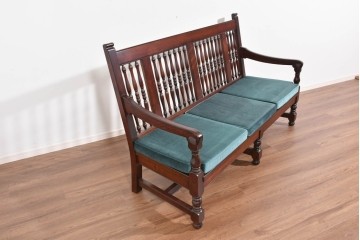 中古　美品　松本民芸家具　挽物の意匠が上品な3人掛けD型布張りイス　(R-089725)