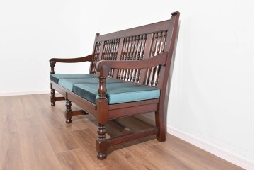 中古　美品　松本民芸家具　挽物の意匠が上品な3人掛けD型布張りイス　(R-089725)