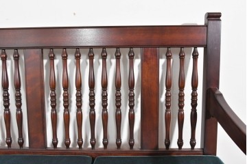 中古　美品　松本民芸家具　挽物の意匠が上品な3人掛けD型布張りイス　(R-089725)