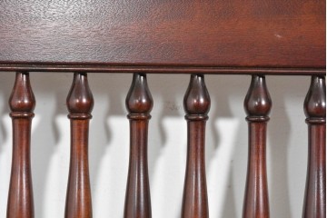 中古　美品　松本民芸家具　挽物の意匠が上品な3人掛けD型布張りイス　(R-089725)