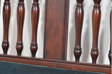 中古　美品　松本民芸家具　挽物の意匠が上品な3人掛けD型布張りイス　(R-089725)