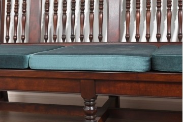 中古　美品　松本民芸家具　挽物の意匠が上品な3人掛けD型布張りイス　(R-089725)
