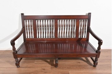 中古　美品　松本民芸家具　挽物の意匠が上品な3人掛けD型布張りイス　(R-089725)