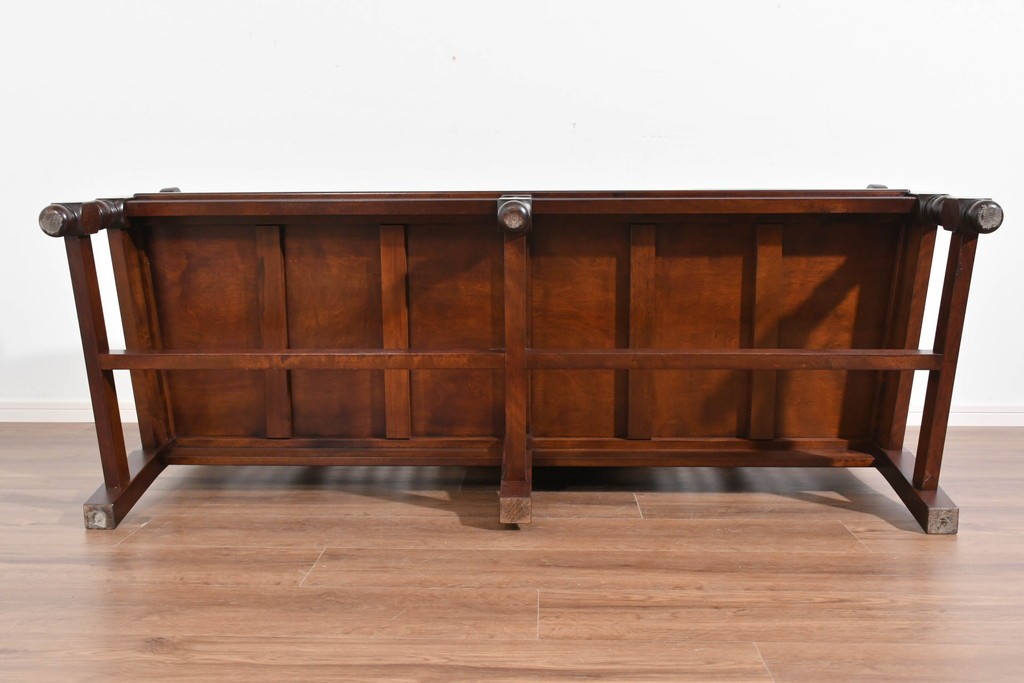 中古　美品　松本民芸家具　挽物の意匠が上品な3人掛けD型布張りイス　(R-089725)