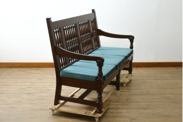 中古　美品　松本民芸家具　挽物の意匠が上品な3人掛けD型布張りイス　(R-089725)