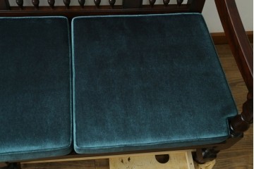中古　美品　松本民芸家具　挽物の意匠が上品な3人掛けD型布張りイス　(R-089725)
