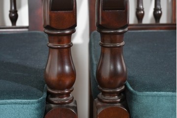 中古　美品　松本民芸家具　挽物の意匠が美しい1人掛けD型布張りイス2脚セット　(R-089726)