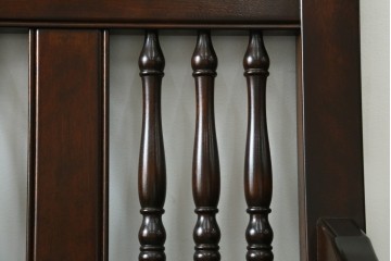 中古　美品　松本民芸家具　挽物の意匠が美しい1人掛けD型布張りイス2脚セット　(R-089726)