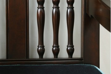 中古　美品　松本民芸家具　挽物の意匠が美しい1人掛けD型布張りイス2脚セット　(R-089726)