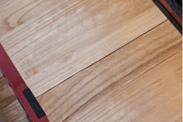 《台輪取り付け加工費込み》　中古　美品　仙台民芸箪笥(仙台箪笥)　欅産業製　朱色漆塗り　朱色に牡丹の黒金具が映える華やかな整理箪笥　(R-089728)