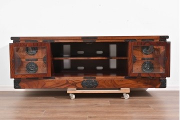 中古　美品　岩谷堂箪笥　重厚な黒金具が映えるテレビ台　(R-089730)