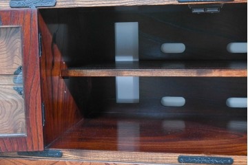 中古　美品　岩谷堂箪笥　重厚な黒金具が映えるテレビ台　(R-089730)