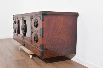中古　美品　岩谷堂箪笥　重厚な黒金具が映えるテレビ台　(R-089730)