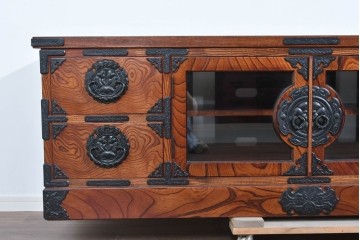 中古　美品　岩谷堂箪笥　重厚な黒金具が映えるテレビ台　(R-089730)