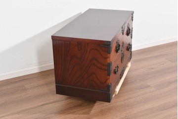 中古　美品　岩谷堂箪笥　力強い杢目と重厚な金具が映えるローチェスト　(R-089731)
