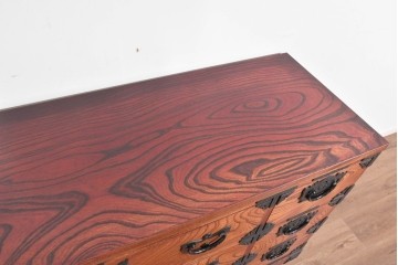 中古　美品　岩谷堂箪笥　力強い杢目と黒金具が重厚な趣を添える衣装箪笥　(R-089732)